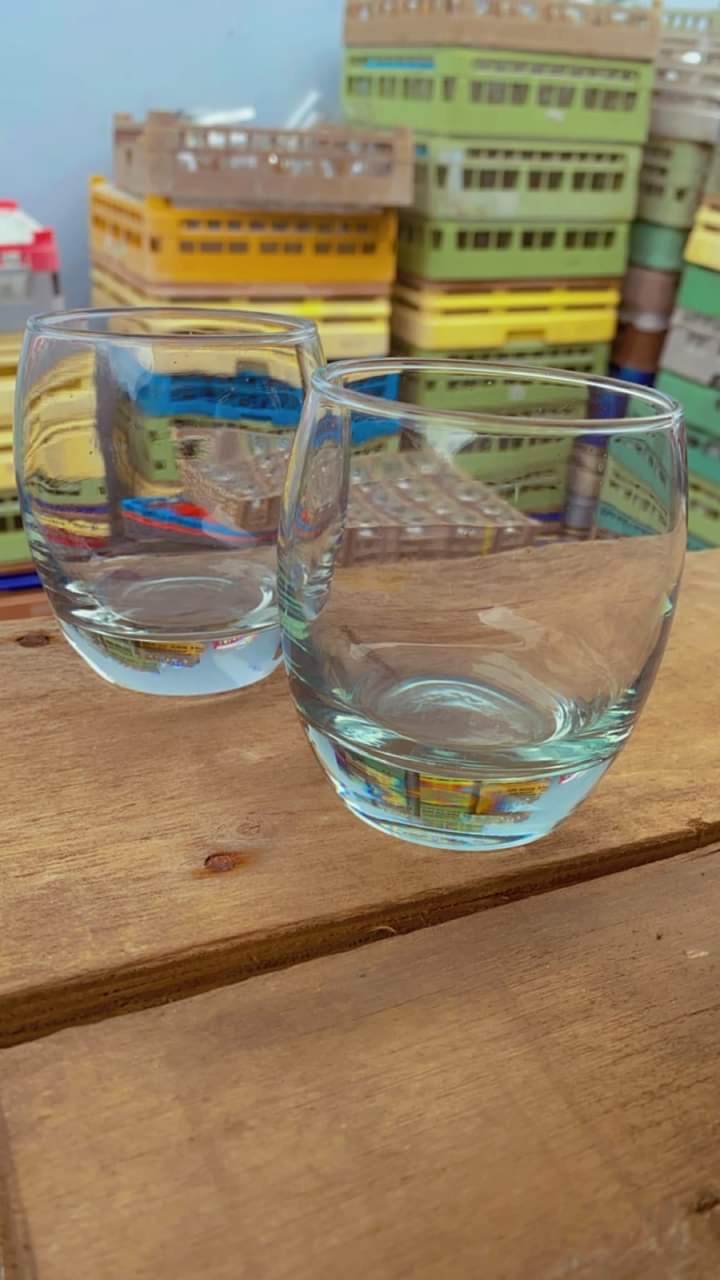25 verres + caisses de rangement